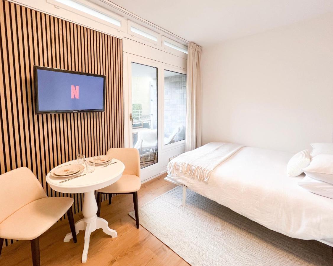 Bright Tiny Studio - Shared Pool & Sauna - Free Parking - Air Condition Muralto Exterior foto