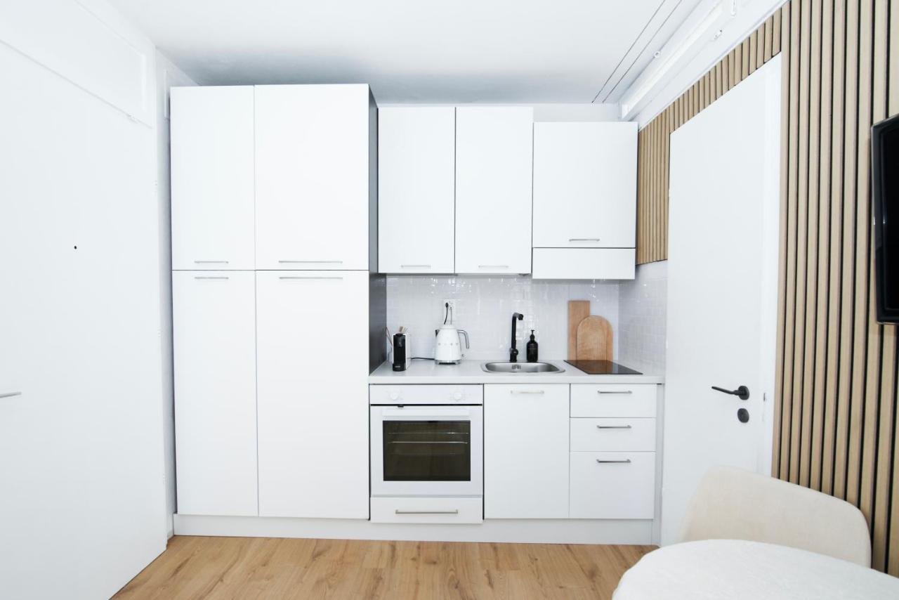 Bright Tiny Studio - Shared Pool & Sauna - Free Parking - Air Condition Muralto Exterior foto